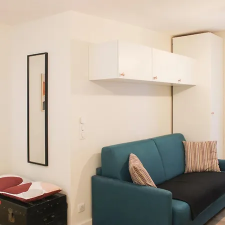 Bright With Balcony Quiet Location Apartment *